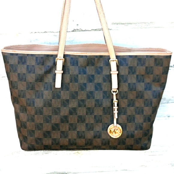 MICHAEL Michael Kors Handbags - GUC MICHAEL KORS LARGE JET SET TRAVEL TOTE